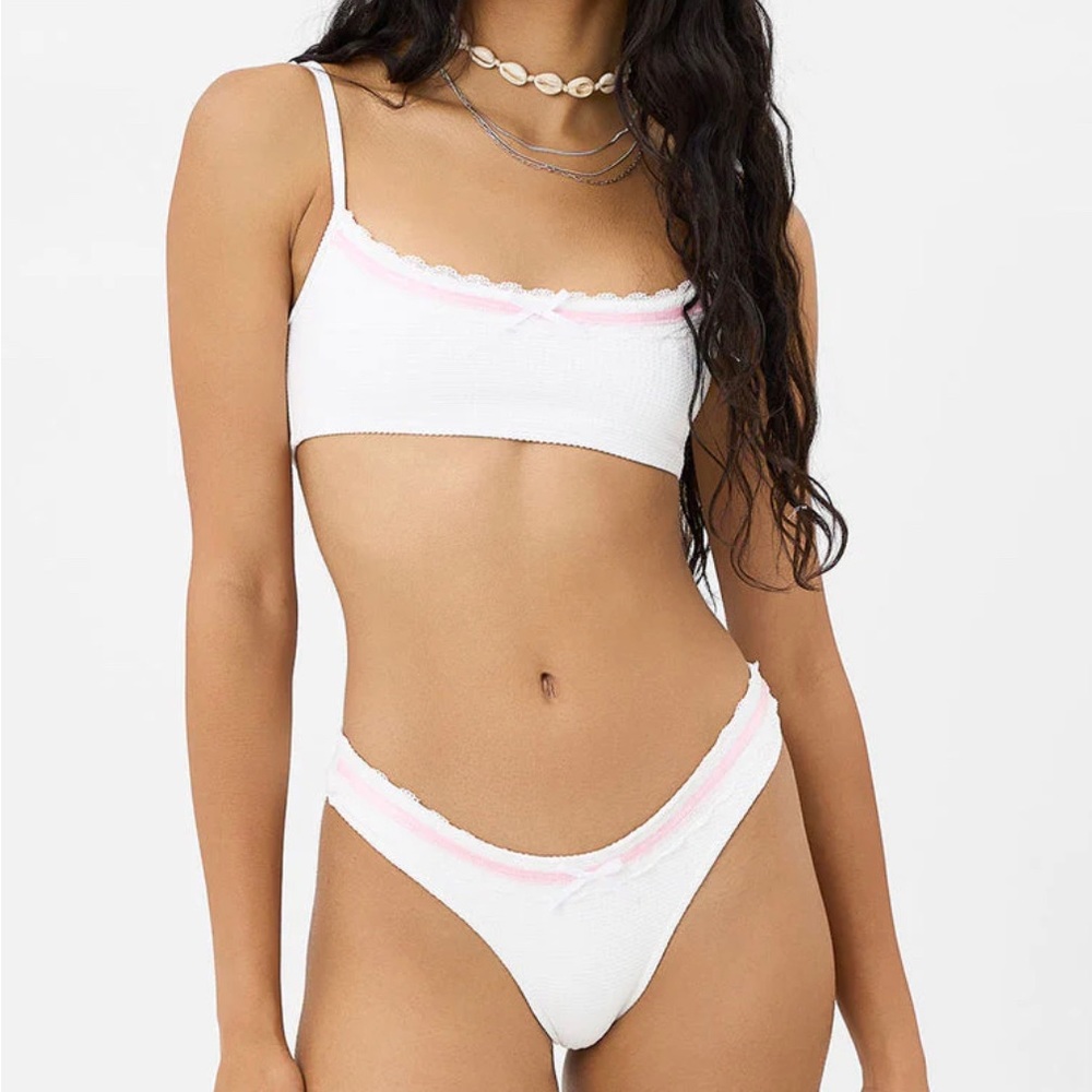 Frankie’s Bikini x Gigi’s Waffle Dallas and Katarina Cheeky Bottom in Dandelion